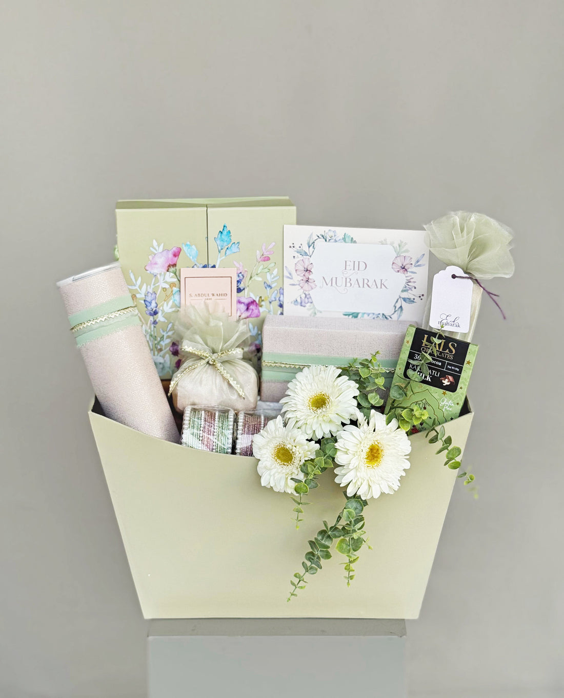 Blush Botanic Hamper