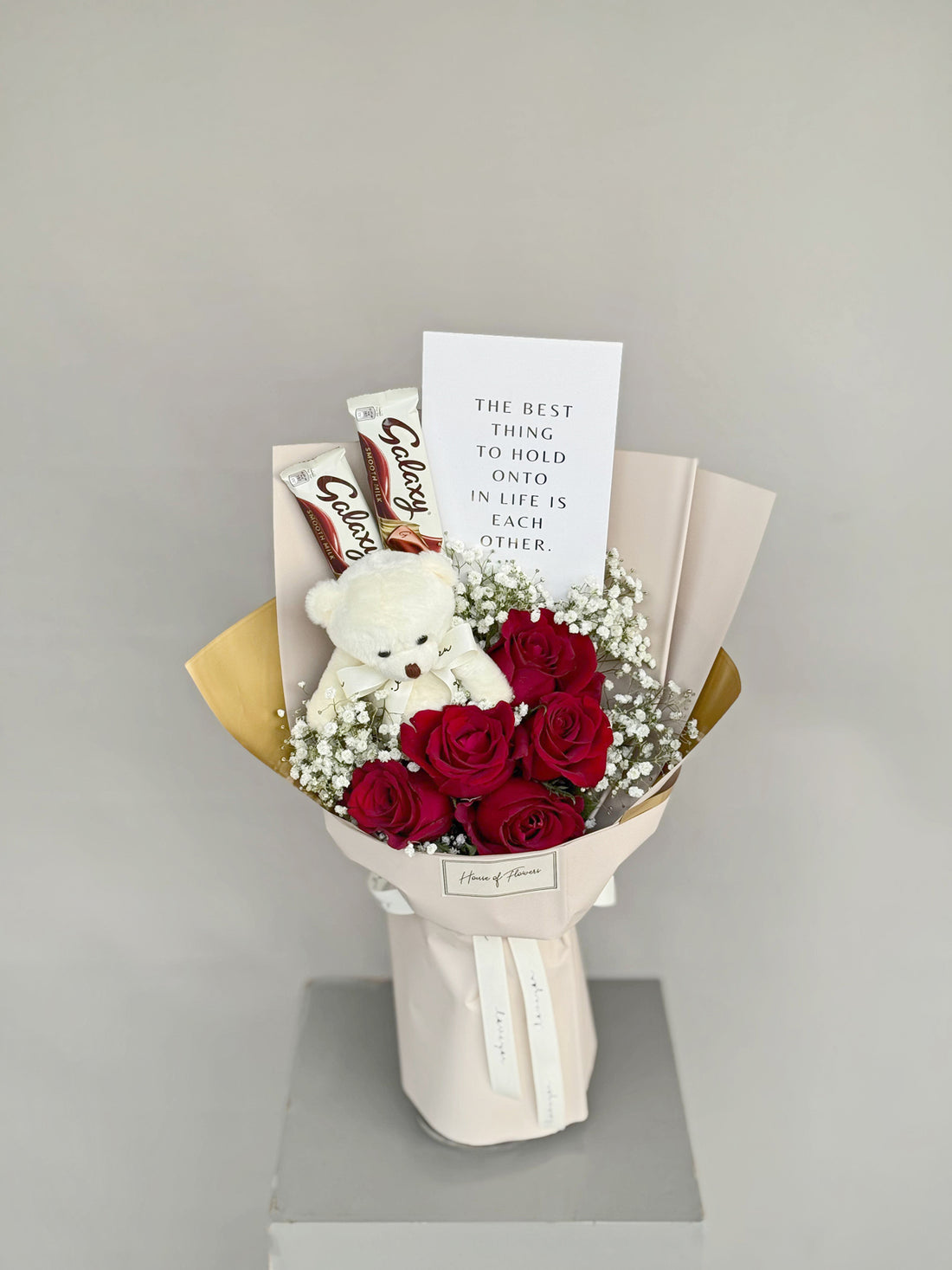 valentine’s day, 14 feb, premium red roses, imported roses, bouquets, fresh flowers, gifting, lahore, karachi, pakistan, valentine’s bouquet, red flowers