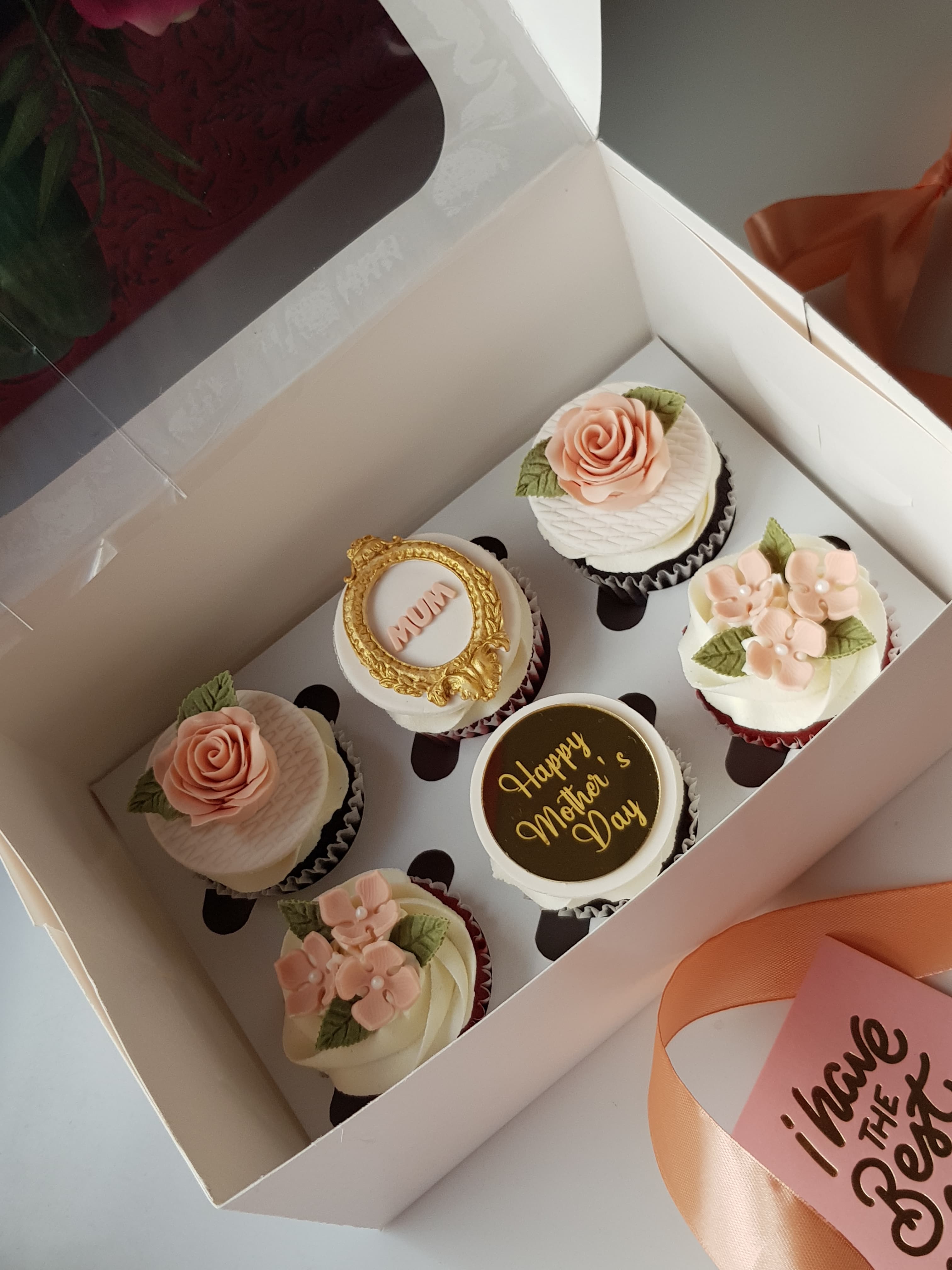 Sweet like Mom box of 6 freshly baked cupcakes from House of Flowers, Lahore delivery
