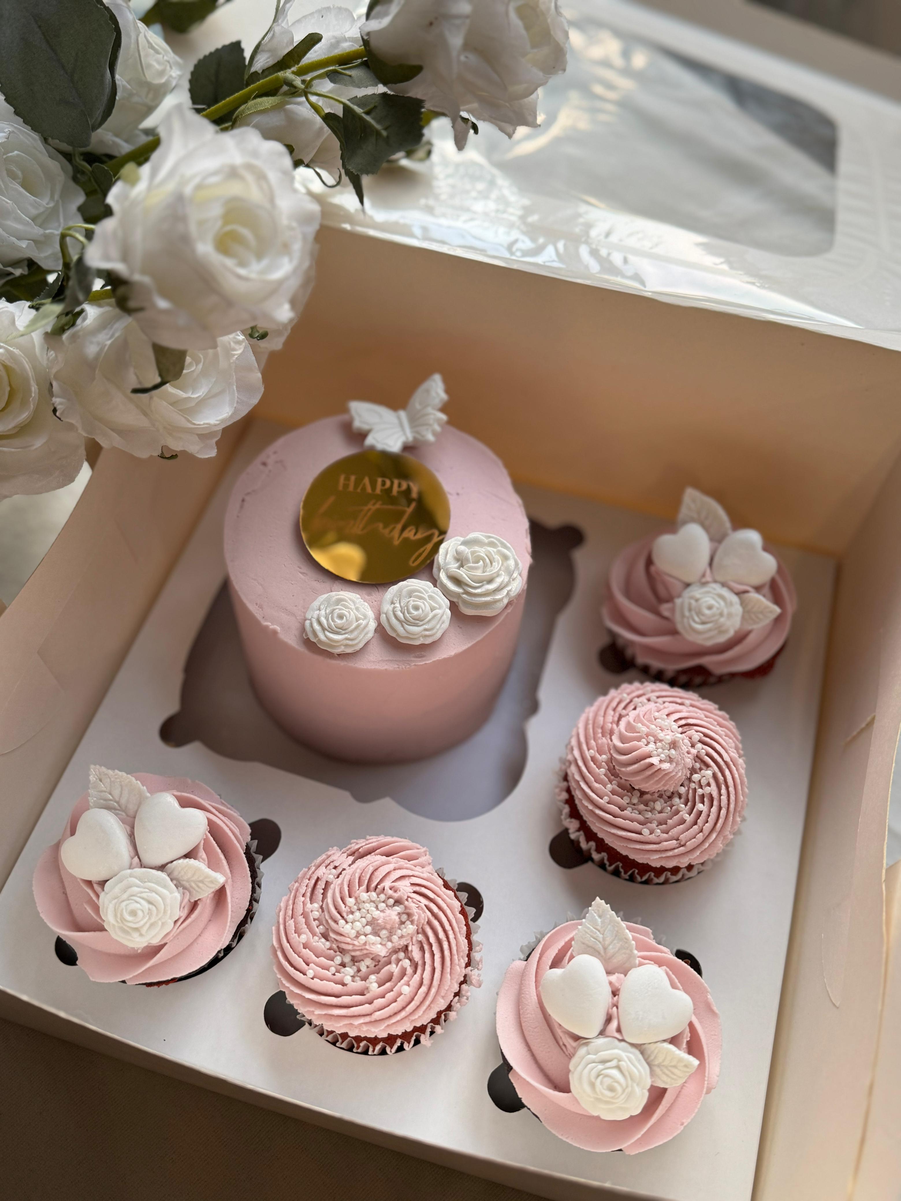 Luxe Floral Cake Set