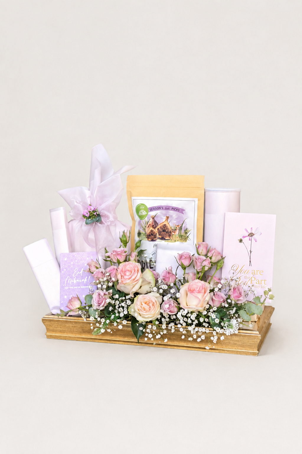 Meethi Eid gift tray by House of Flowers featuring blush pink roses, pink spray roses, baby&