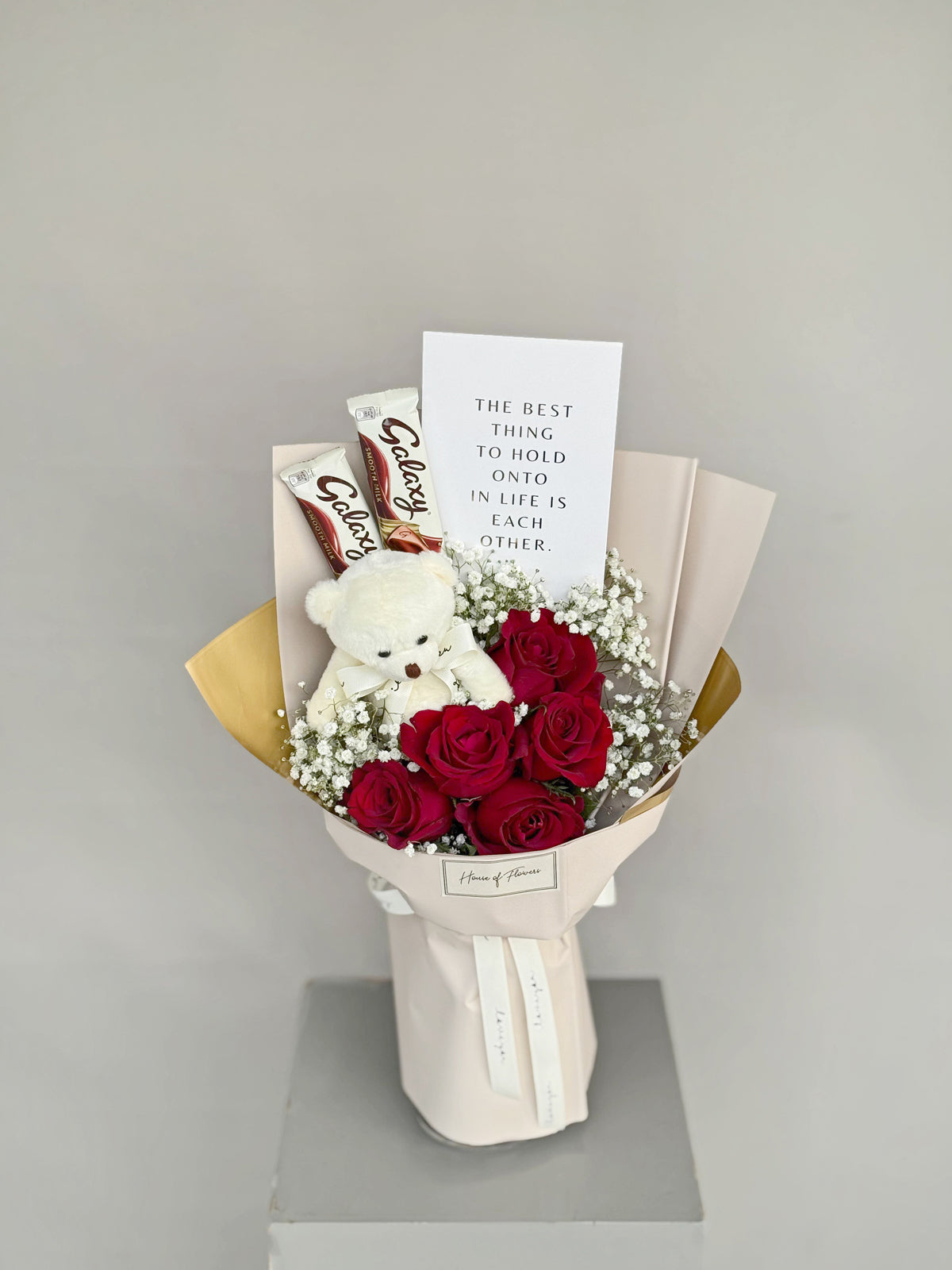 valentine’s day, 14 feb, premium red roses, imported roses, bouquets, fresh flowers, gifting, lahore, karachi, pakistan, valentine’s bouquet, red flowers