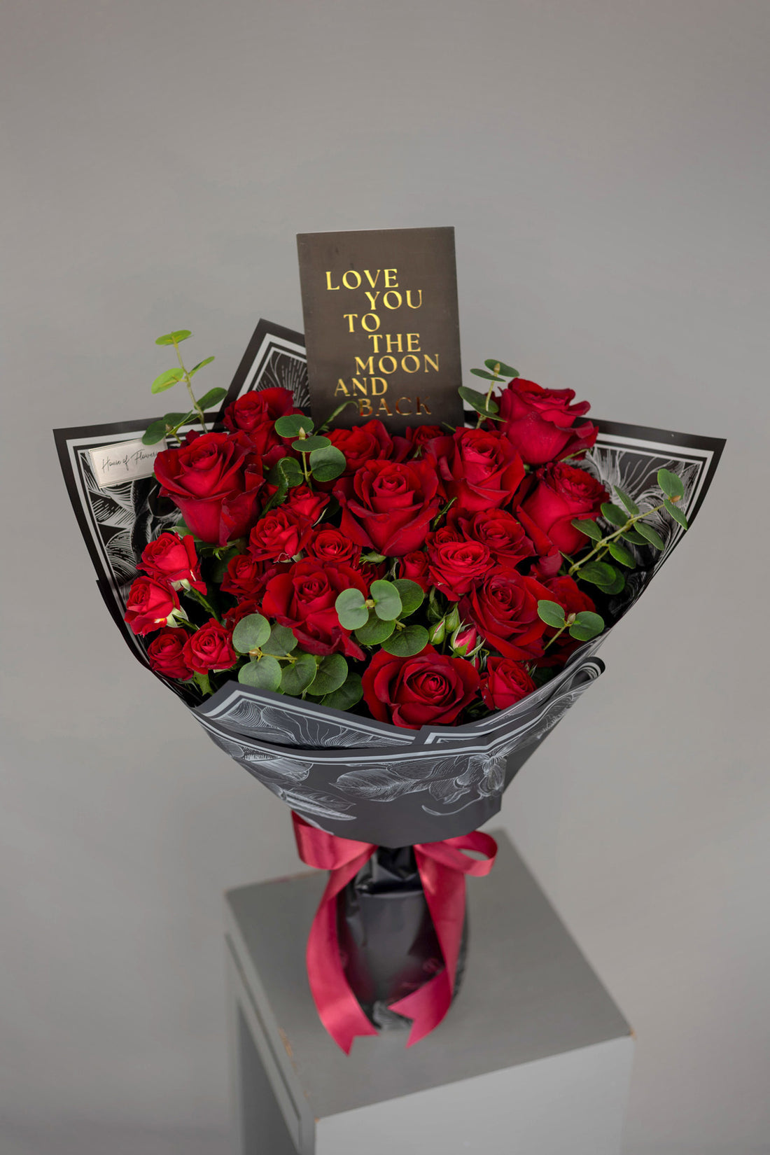 valentine’s day, 14 feb, premium red roses, imported roses, bouquets, fresh flowers, gifting, lahore, karachi, pakistan, valentine’s bouquet, red flowers, love is in the air, chocolate baskets, gift baskets, fresh flower box, galentines