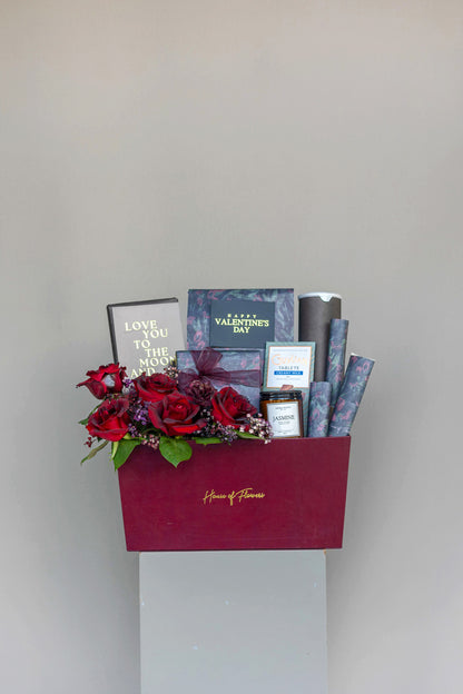 valentine’s day, 14 feb, premium red roses, imported roses, bouquets, fresh flowers, gifting, lahore, karachi, pakistan, valentine’s bouquet, red flowers, love is in the air, chocolate baskets, gift baskets, fresh flower box, galentines