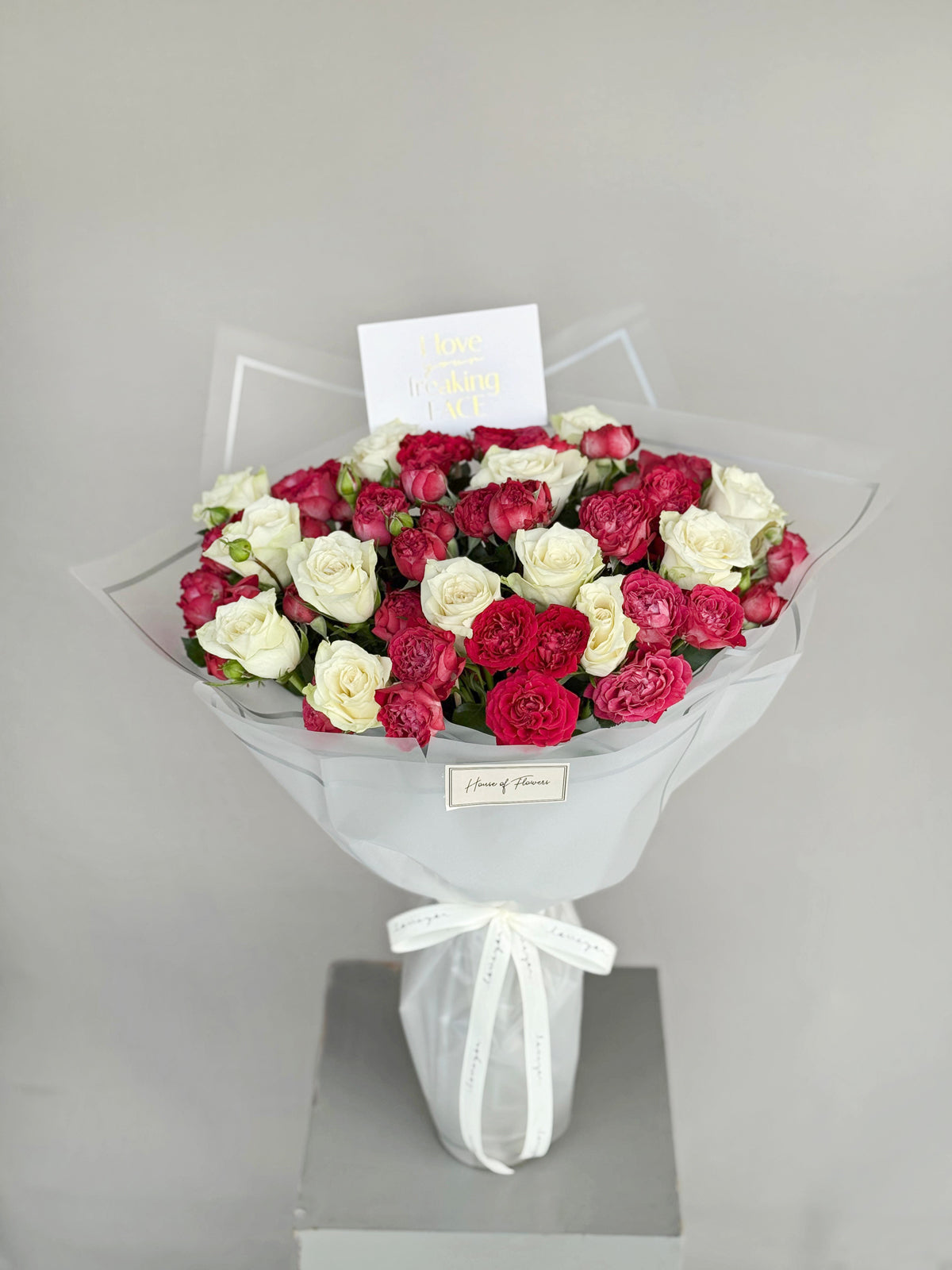 valentine’s day, 14 feb, premium red roses, imported roses, bouquets, fresh flowers, gifting, lahore, karachi, pakistan, valentine’s bouquet, red flowers, love is in the air, chocolate baskets, gift baskets, fresh flower box, galentines