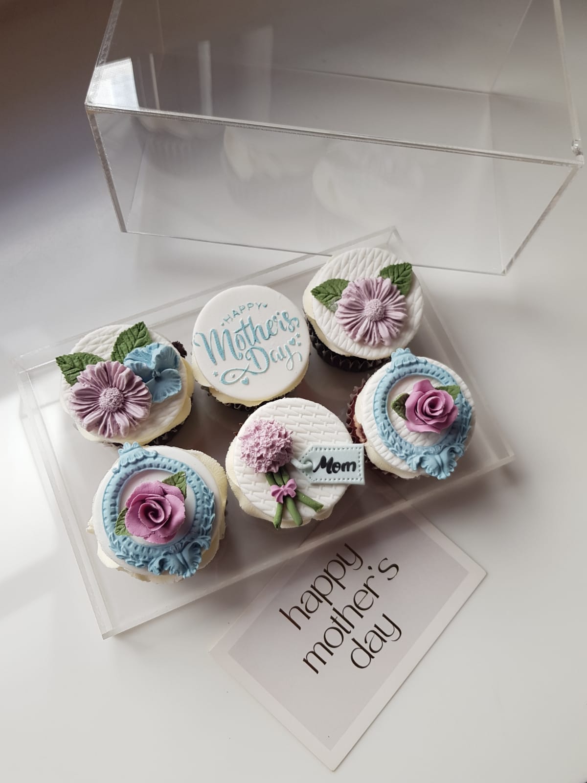 Mother’s Day Luxury Floral Cupcakes