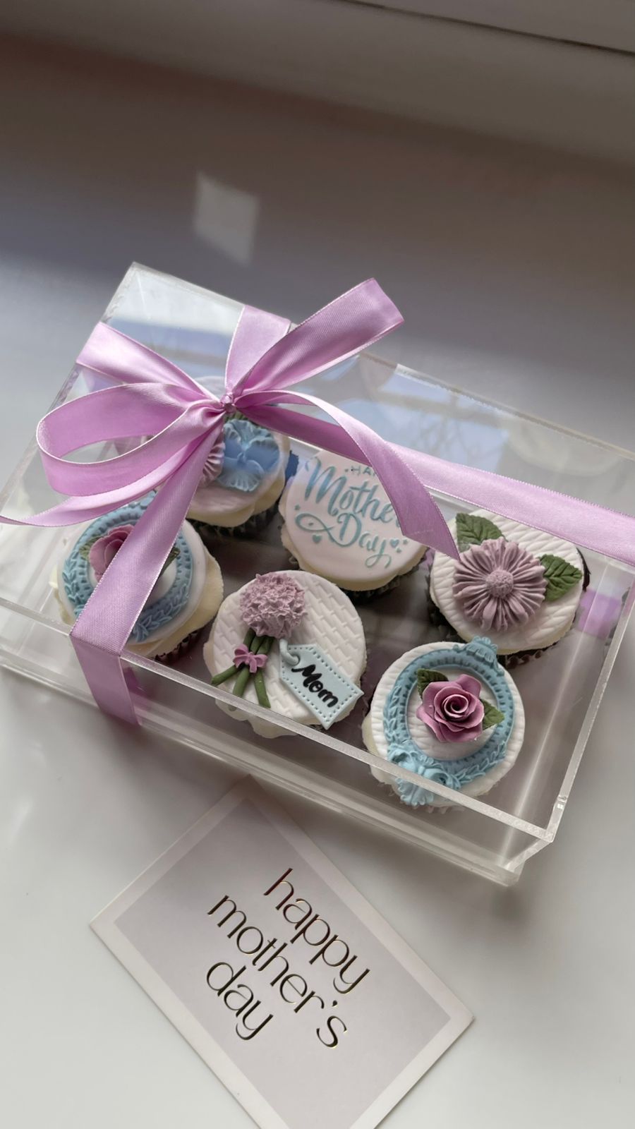 Mother’s Day Luxury Floral Cupcakes