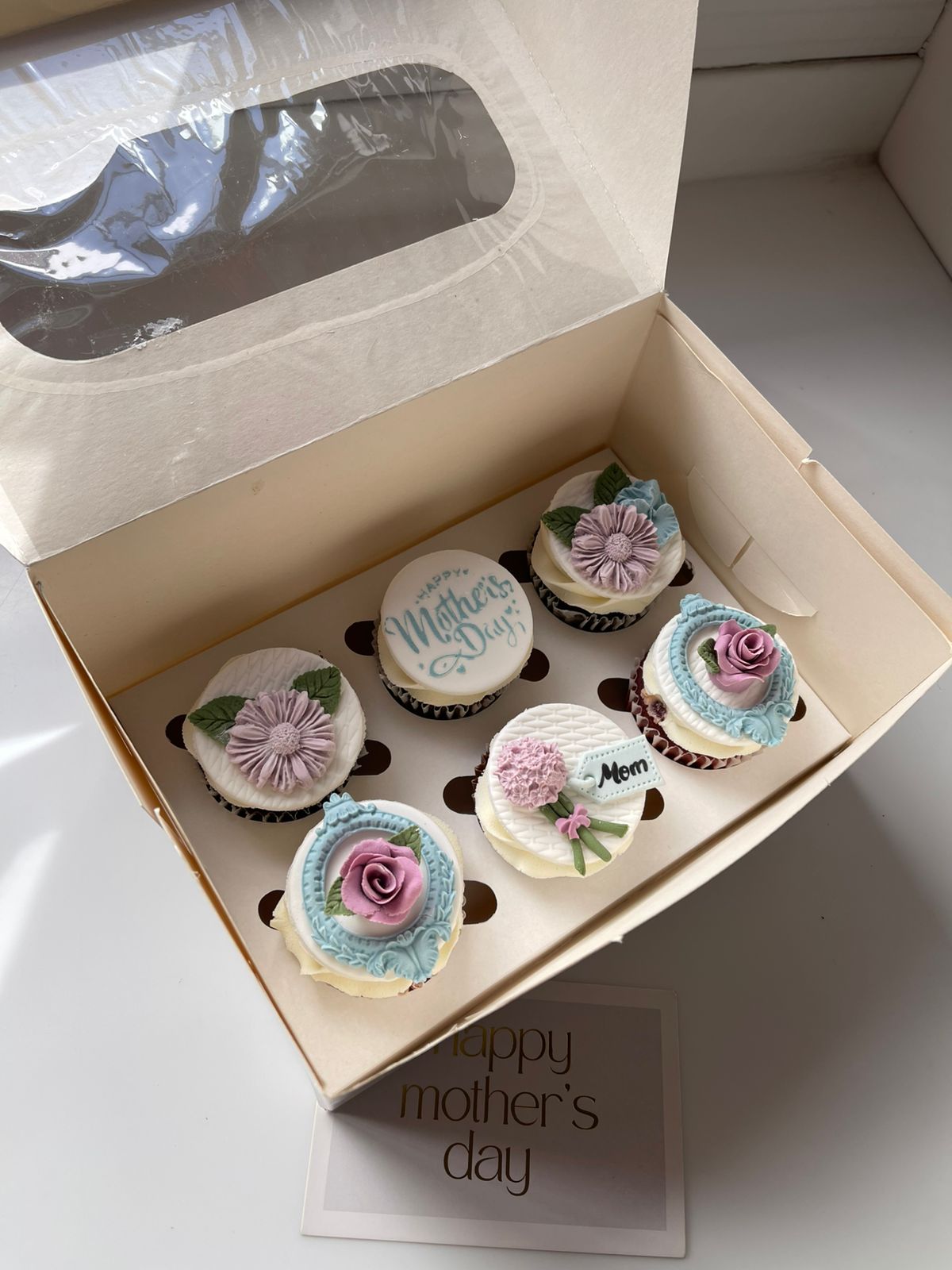 Mother’s Day Luxury Floral Cupcakes